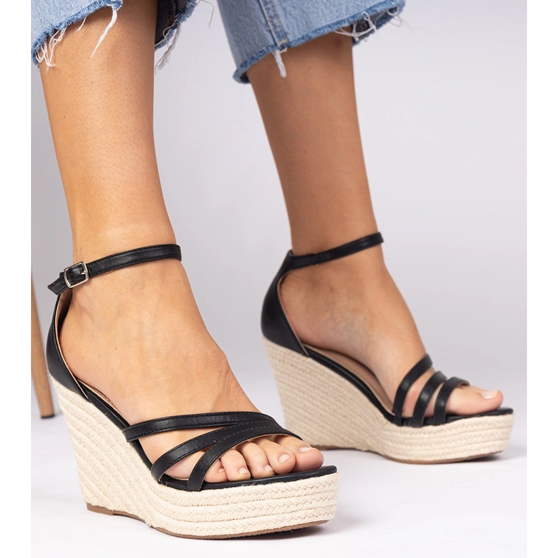 Schwarze Sandalen Espadrilles auf Keil 1