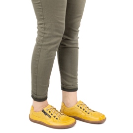 Barfuß Frauen minimalistische Leder -Sneaker Olivier 770 Perforiert gelb 2