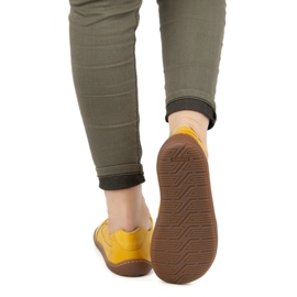 Barfuß Frauen minimalistische Leder -Sneaker Olivier 770 Perforiert gelb 4