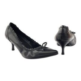 Pumps mit Christine-Ledereinsatz schwarz 3