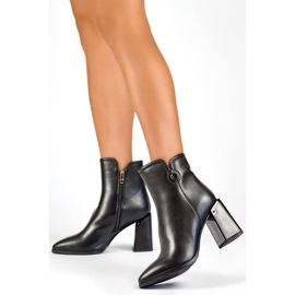 Isolierte Damen-Stiefeletten mit spitzer Zehenpartie, schwarz GD-FL2084B 2