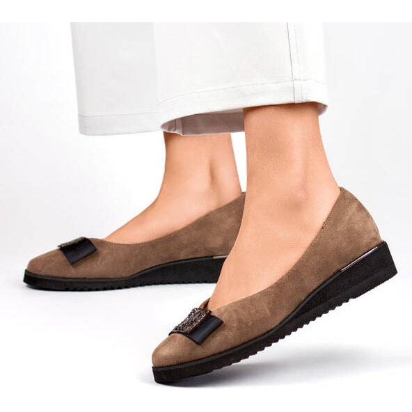 Damen-Wildlederkeilschuhe mit taupefarbener Verzierung GD-FL766T beige 2