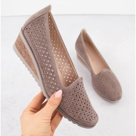 Damen-Schuhe mit durchbrochenem Keilabsatz aus Wildleder, braun, Potocki SZ12306 1