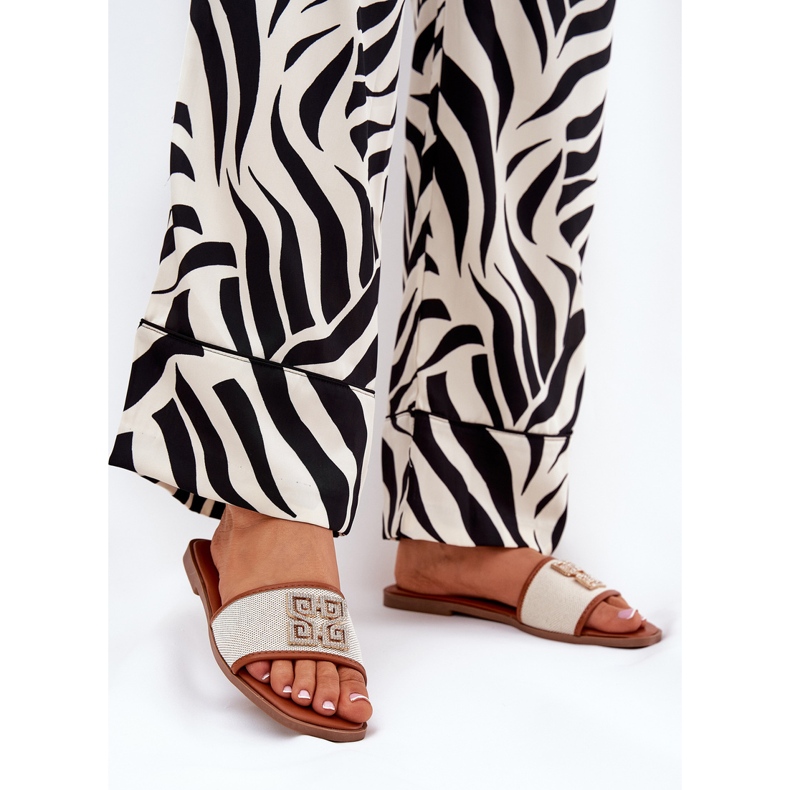 Elegante Frauenflip -Flops mit Kamel -Flachdekoration Dekoration braun 2