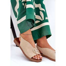 Flache elegante Sandalen mit beige Dekoration 6