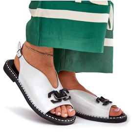 Flach -gekräuselte Sandalen mit einem Öko -Ornament Silberleder silber- 9