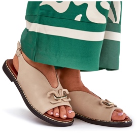 Flach -gekräuselte Sandalen mit einem Ornament aus Öko -Leder beige 9