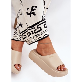 Frauenschaumflip Flops auf der Big Star RR274A569 -Plattform Beige 7