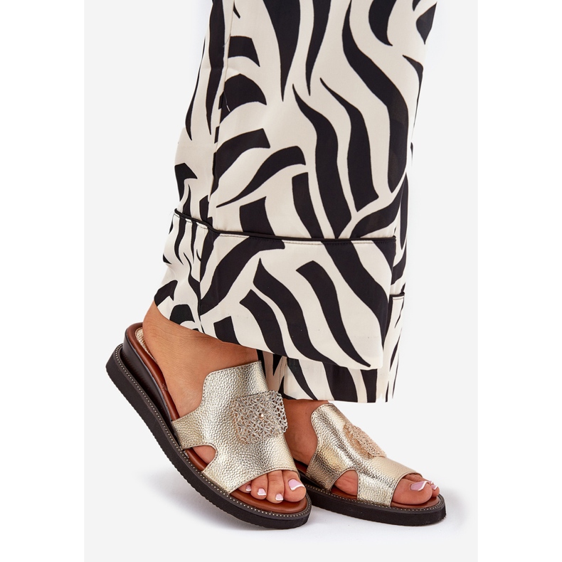 Jezzi Frauenflip -Flops auf Anchoic Lederkeil mit goldener Dekoration 1