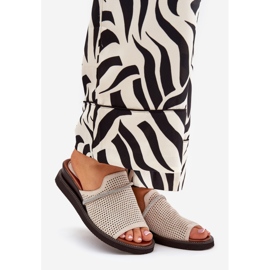 Jezzi Frauenkeile mit einem dekorativen beige Gurt 1