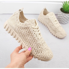 Beigefarbene Damen-Sportschuhe aus Spitze von T.Sokolski 1982 1