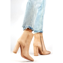 Damen-Stiefeletten aus Wildleder mit spitzem Absatz, beige D7959B 2