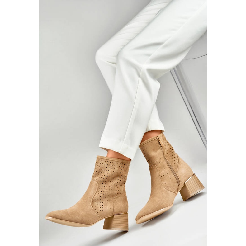 Durchbrochene Damen-Stiefeletten, beige RQ468KH 1