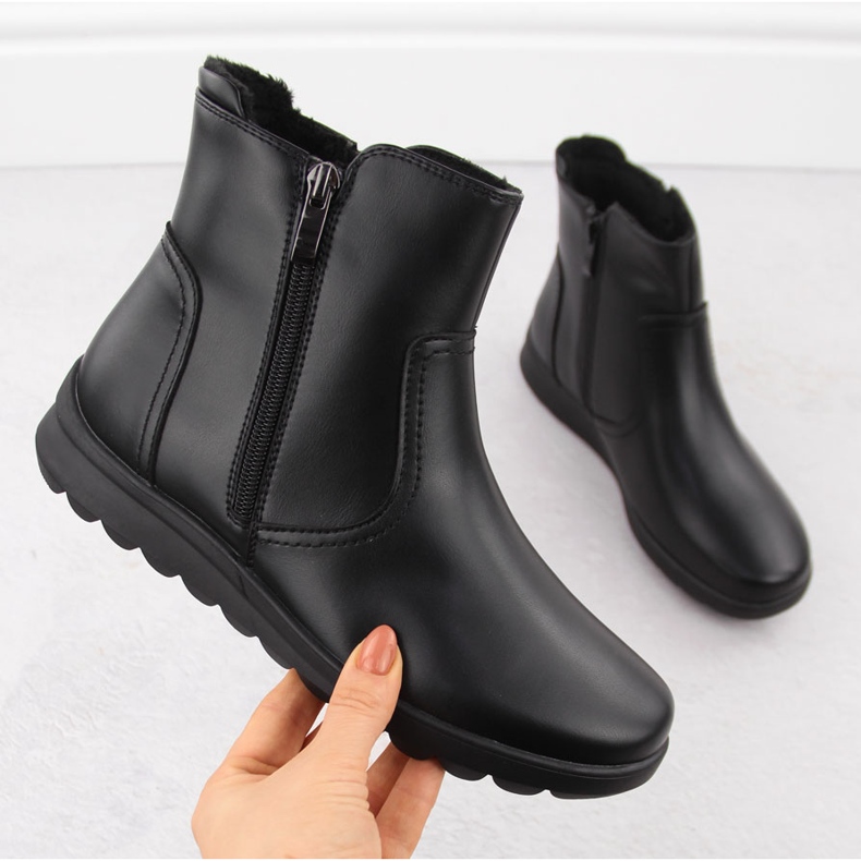 Damenstiefeletten aus schwarzem Leder mit Reißverschluss FIlippo DBT6630 1