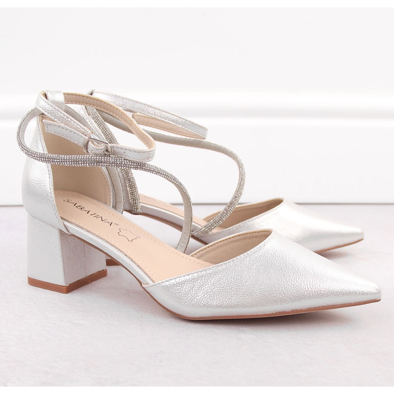 Silberne spitze Damensandalen von Sabatina mit Zirkonia 2