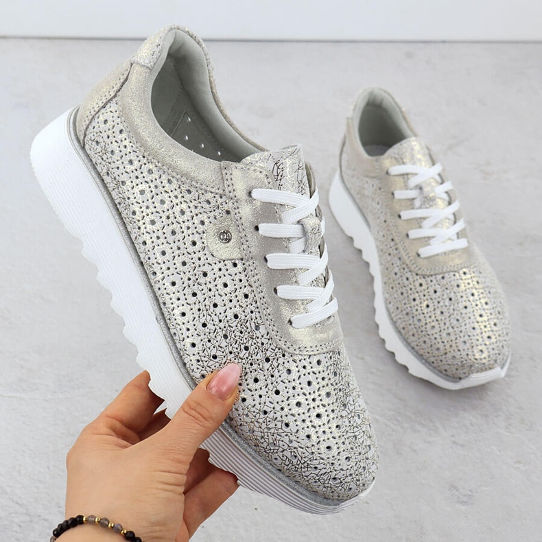 S.Barski Damen-Lederschuhe auf der Openwork-Plattform Złote S. Barski LR51-927 golden 1