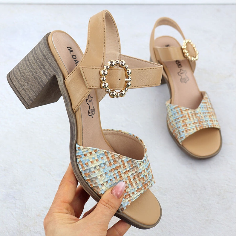 Frauensandalen auf der Säule von Beige Braids M. Daszyński MR24125-4 1