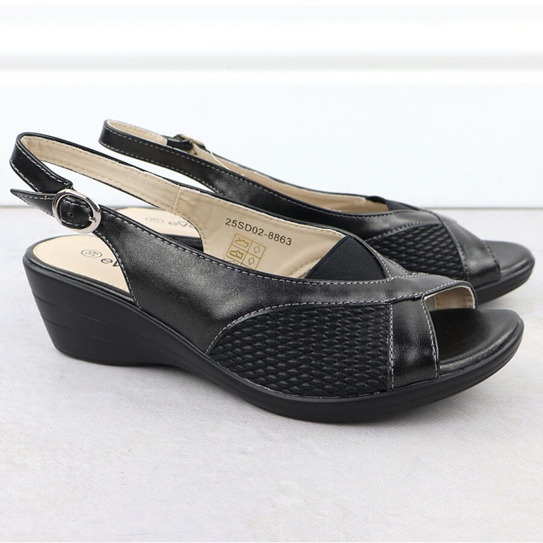 Frauensandalen auf Keilen komfortable schwarze Evento 8863 2