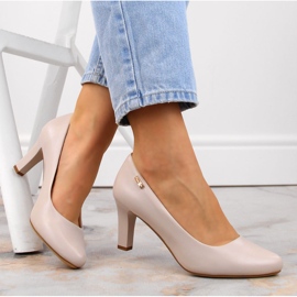 Beigefarbene Pumps mit niedrigem Absatz von Sergio Leone 2