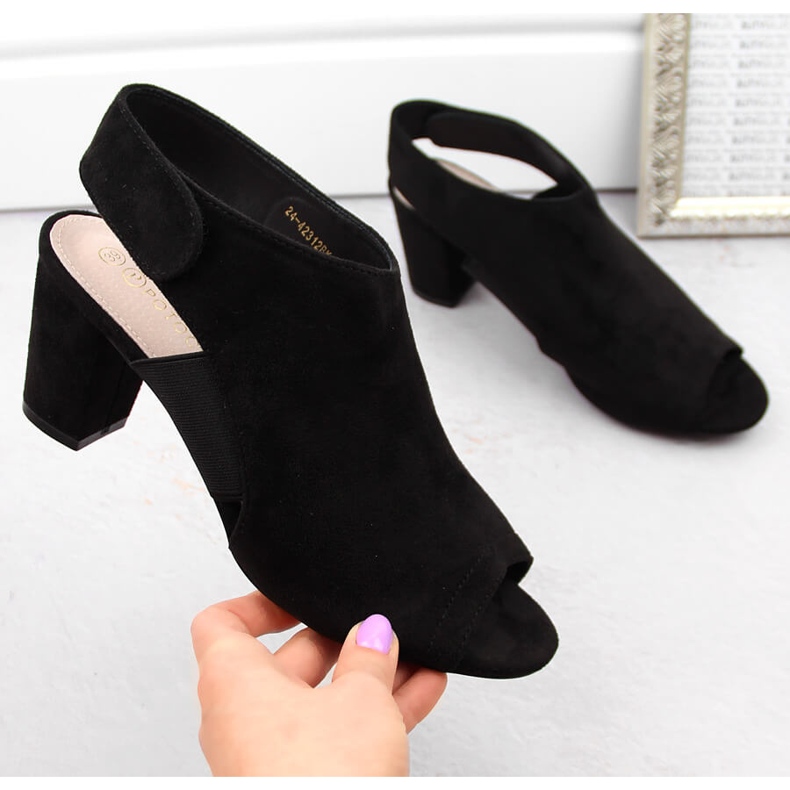 Damen-Sandalen aus Wildleder mit vollem Absatz und Klettverschluss, schwarz Potocki CA42312 1