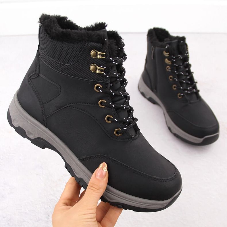 Schwarze isolierte Trekkingstiefel Vanhorn 16318 1