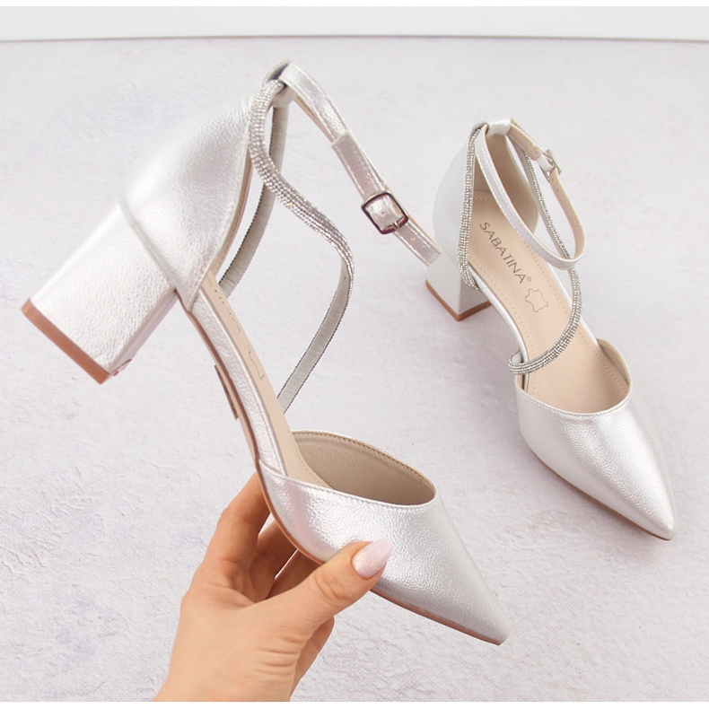 Silberne spitze Damensandalen von Sabatina mit Zirkonia silber- 1