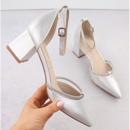 Silberne spitze Damensandalen von Sabatina mit Zirkonia silber- 1