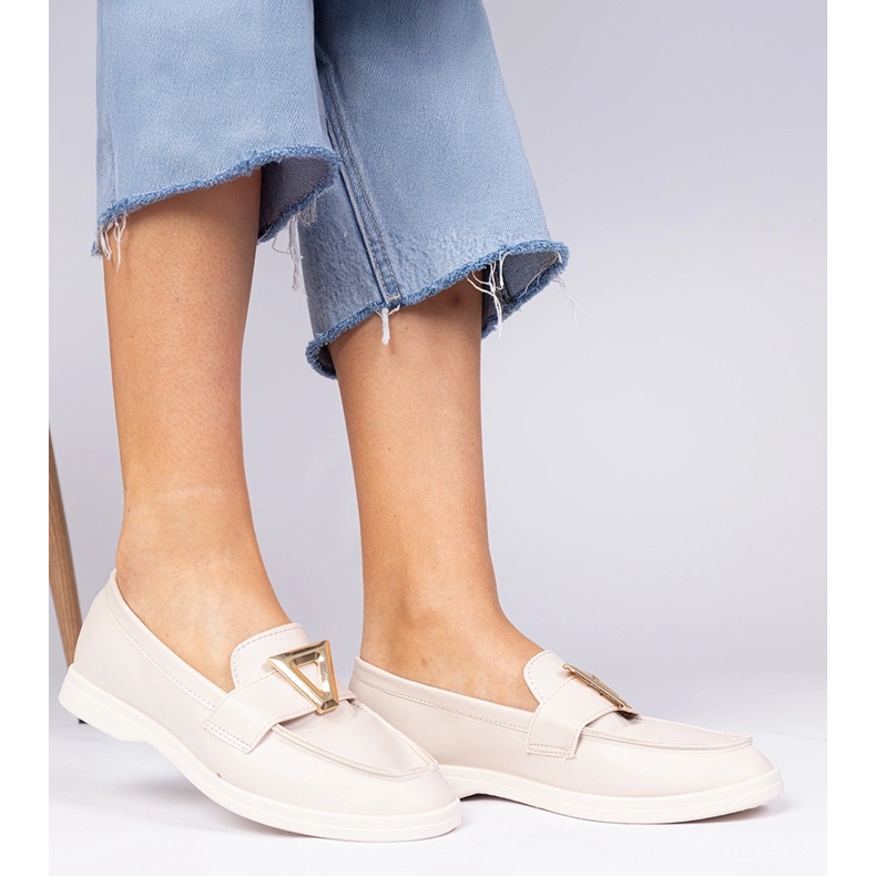 Beige -Frauen -Slipper mit einer eleganten Dekoration 1