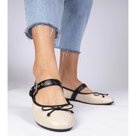 Beige Frauen Ballerinas mit einem Bug 3