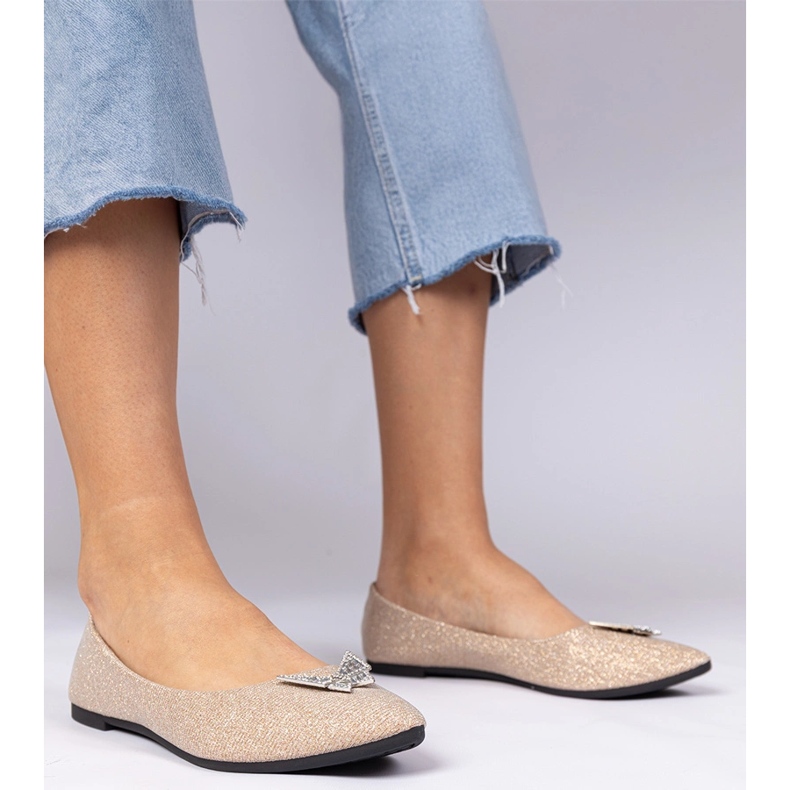 Frauen -Champagner -Brokat -Ballerinas mit einem Schmetterling beige 1