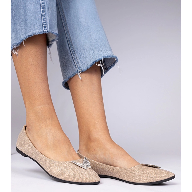 Frauen -Champagner -Brokat -Ballerinas mit einem Schmetterling beige 2