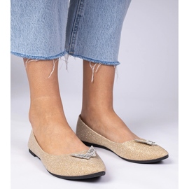 Glitzer Ballerinas für Goldene Frauen mit einem Schmetterling 4