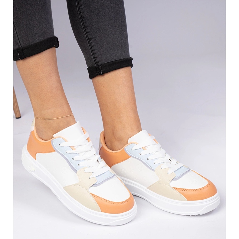 White-orange-Sport-Turnschuhe aus Öko-Leder weiß 1