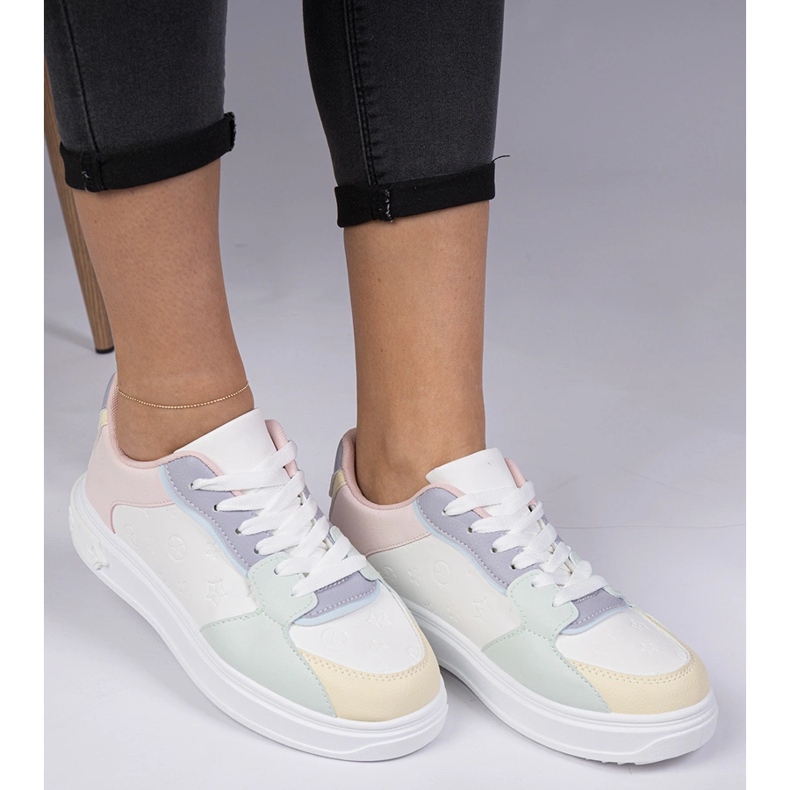 Weiße und blaue Sport-Turnschuhe aus Öko-Leder 1