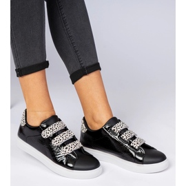 Schwarze Turnschuhe mit Tierklettverschluss 1