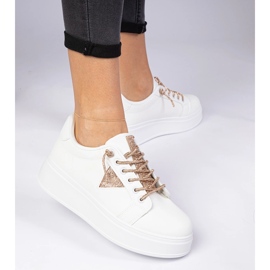 Weiße Turnschuhe mit Champagnerzirkonen 3