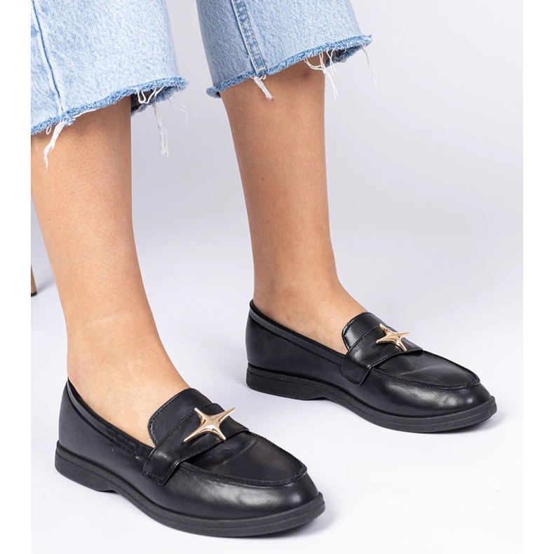 Schwarze Damen-Loafer mit Goldverzierung 1