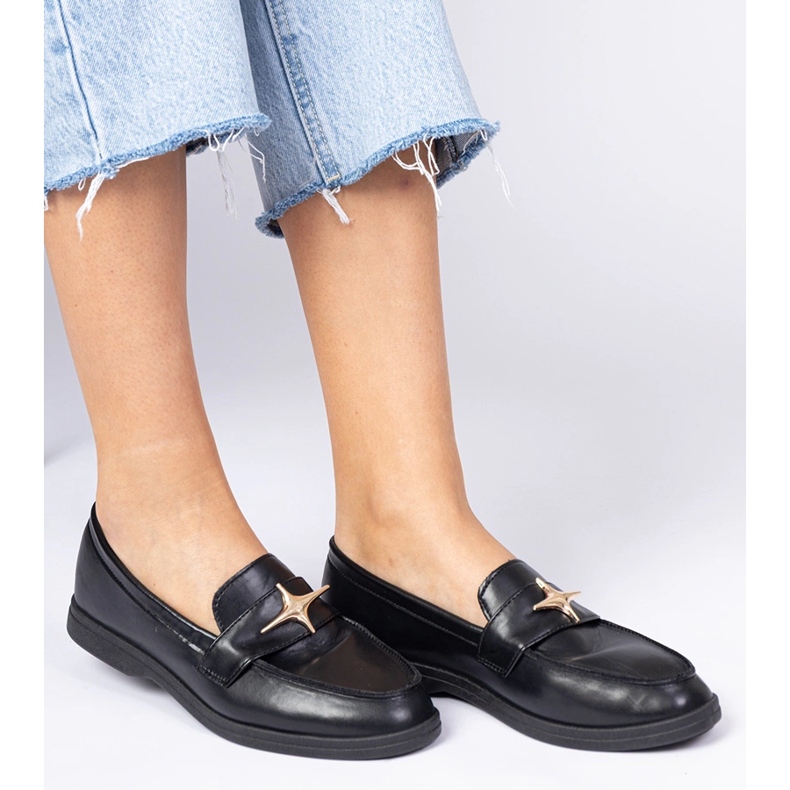 Schwarze Damen-Loafer mit Goldverzierung 2