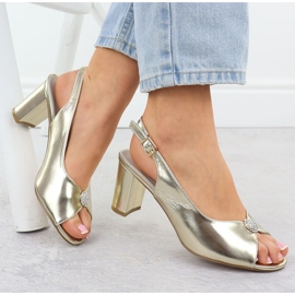 Frauensandalen auf dem postmetallischen Goldenen Jezzi 6985 1