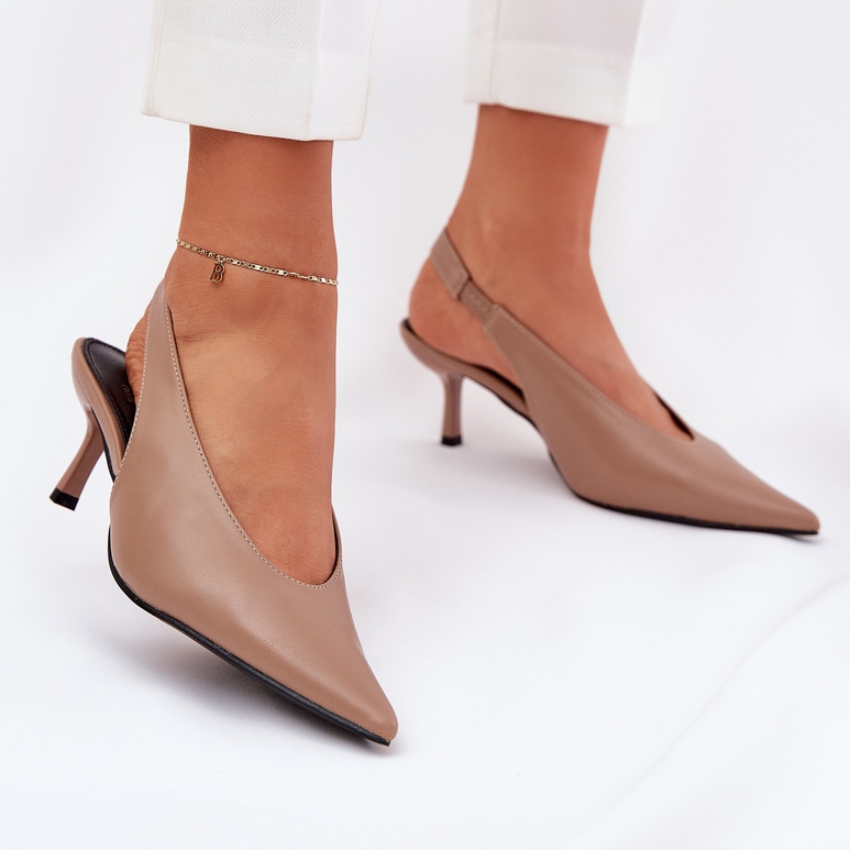 High Heels mit einer dunkel tragenden Leder -Öko -Ferse beige 2