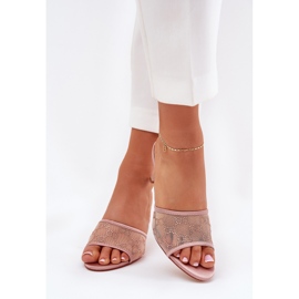 Dekorierte Flip -Flops am Champagnernadel golden 3