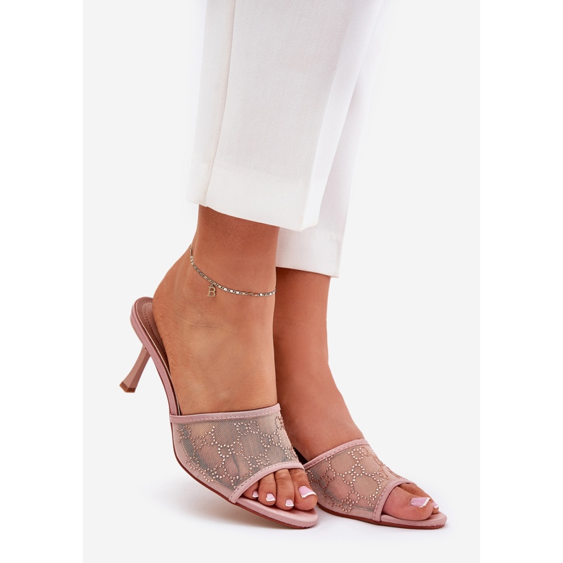 Dekorierte Flip -Flops am Champagnernadel golden 1