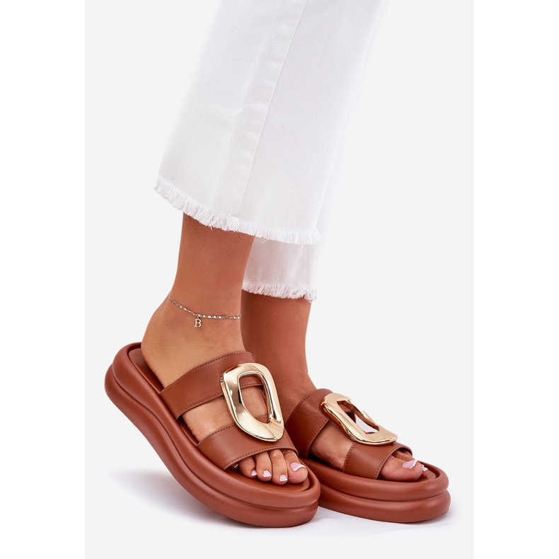 Women's Flip Flops auf der Plattform mit dem goldenen Detailkamel braun 1