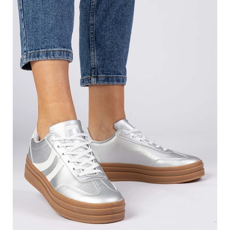 Silber -Turnschuhe Frauensport -Sneaker auf der Plattform silber- 2