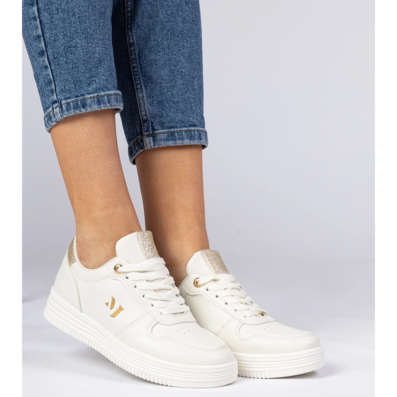 Beige Frauen -Sneakers mit goldenem Brokat 1