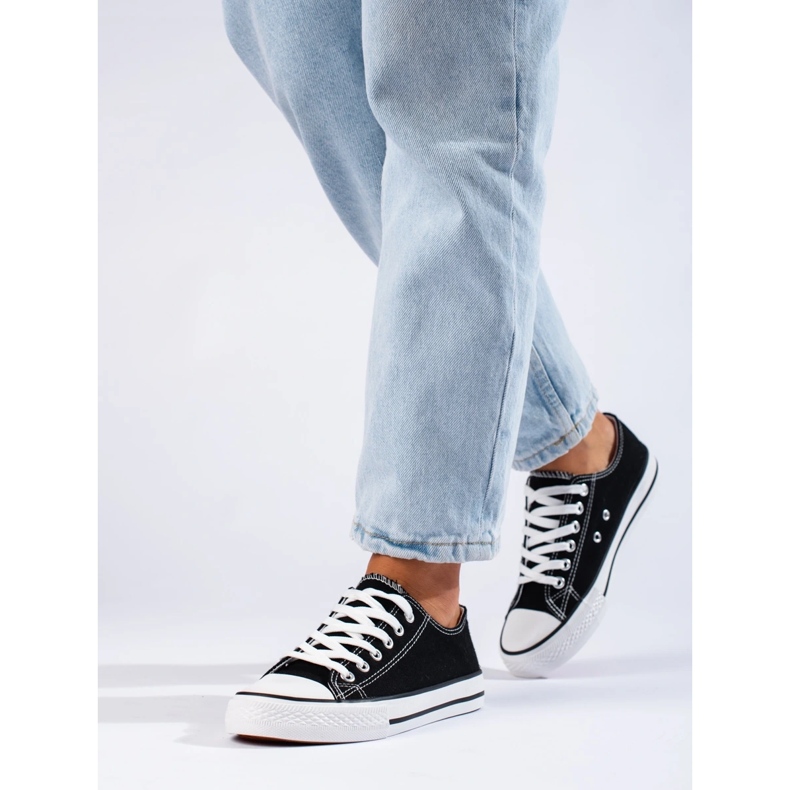 BM Schwarze Turnschuhe 1