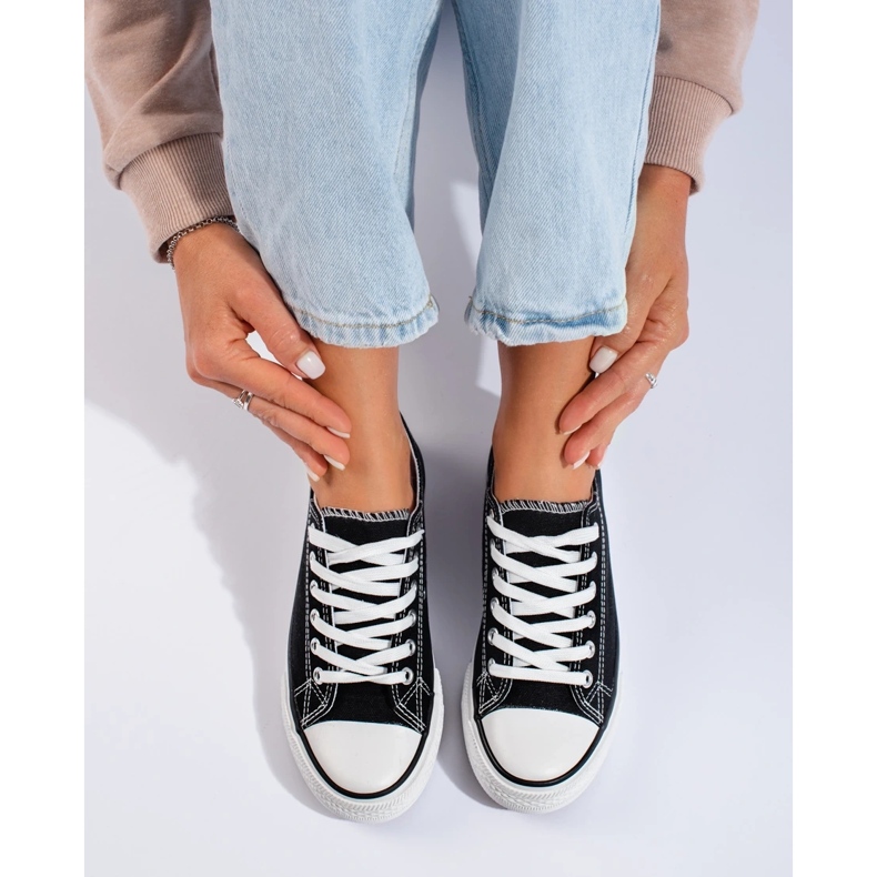 BM Schwarze Turnschuhe 2