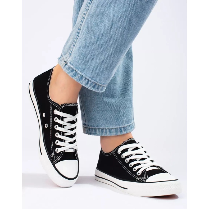 J. Star Klassische schwarze Turnschuhe 1