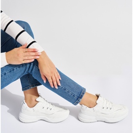 Weiße Damen-Sportschuhe mit dicker Sohle 1