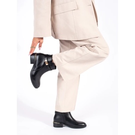 Schwarze Damenstiefeletten mit goldenen Elementen 2